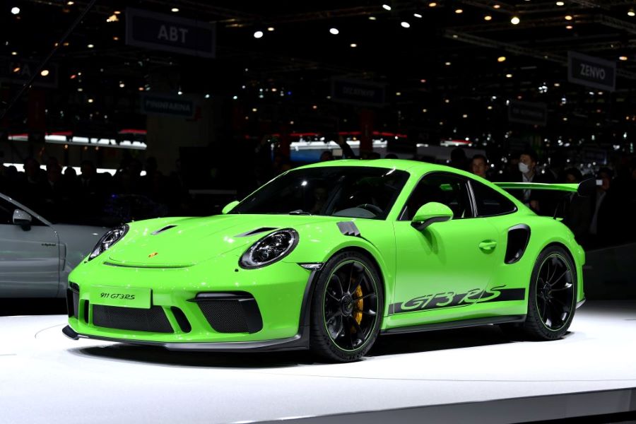 Porsche po zevendeson benzinen me ajer dhe uje